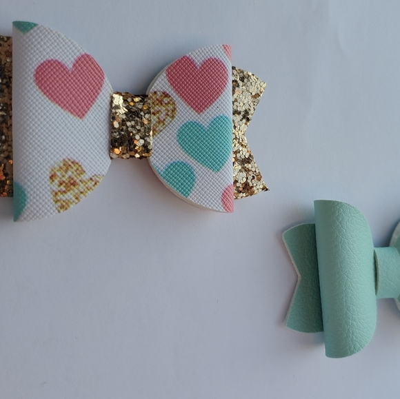 Heart and Teal Bow Set - Picture 3 of 3